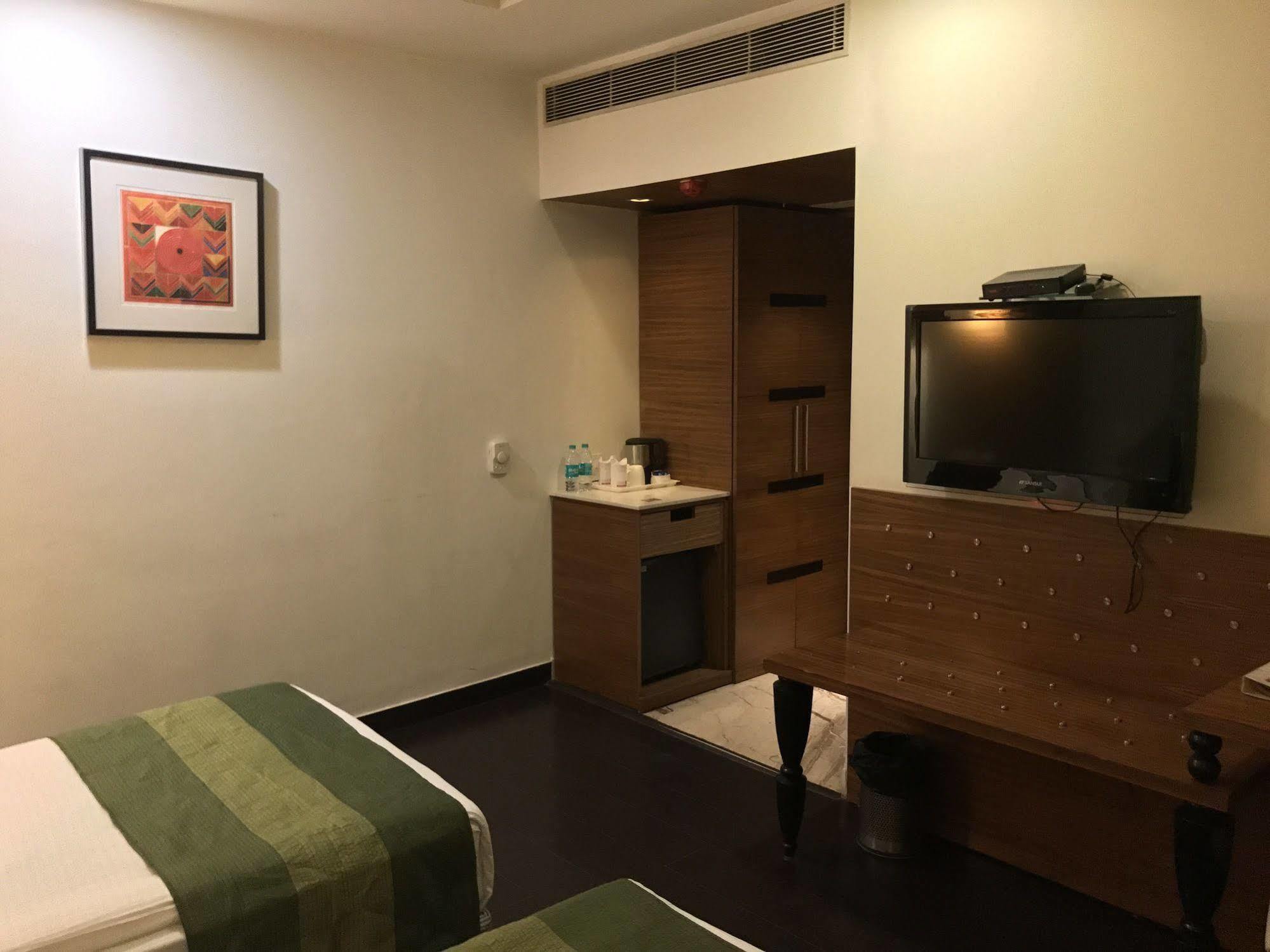 Hotel Ivory 32 New Delhi Luaran gambar